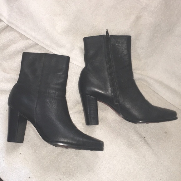 Lord & Taylor MYTH Booties in black - Picture 6 of 8